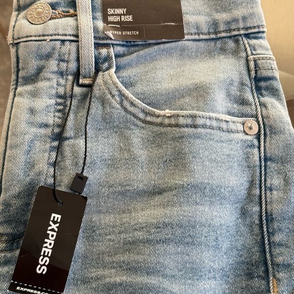 Express NWT Skinny high rise, hyper stretch Jeans 0R. - Picture 7 of 9